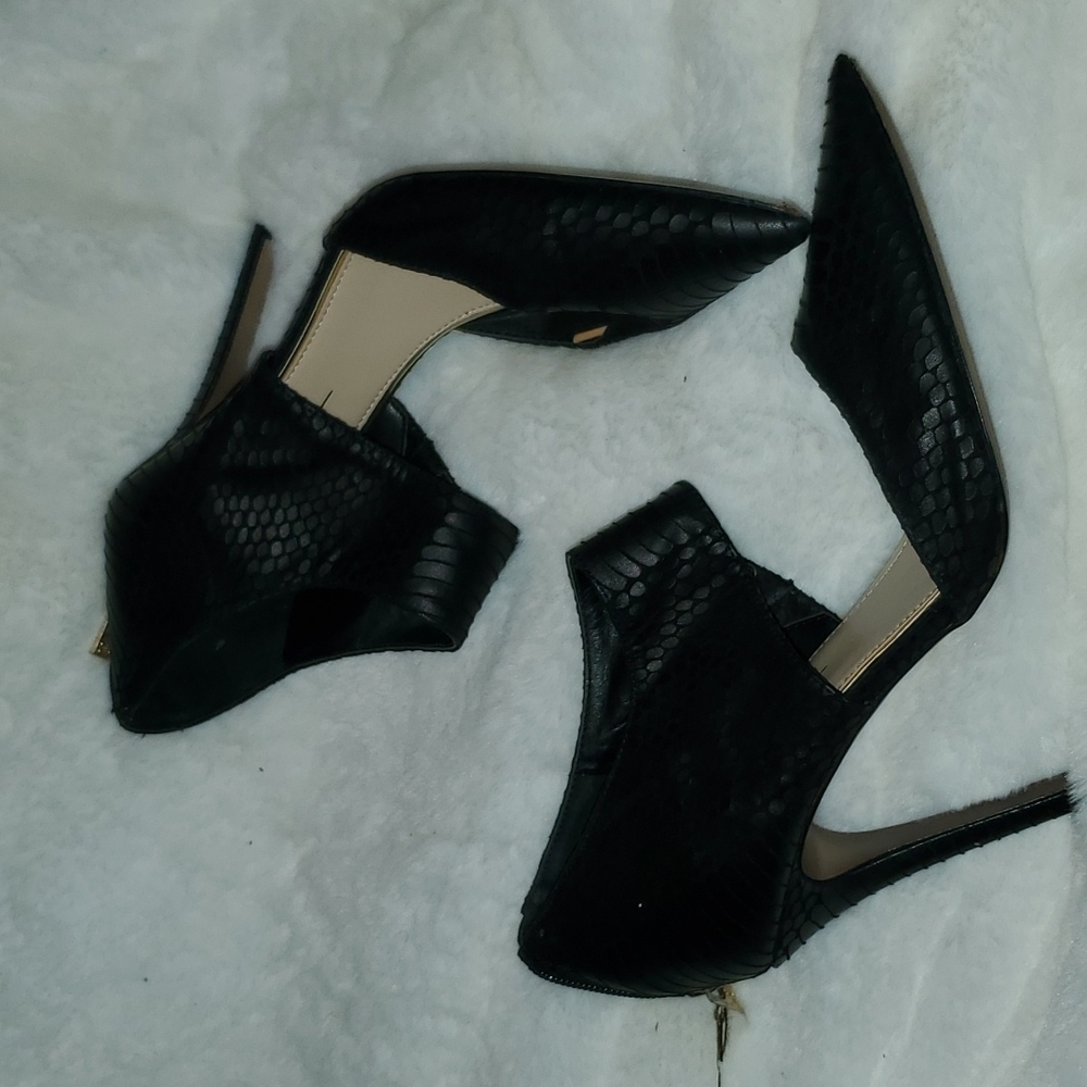 Black heel